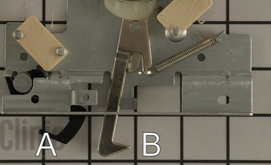 Self-Cleaning Latch Mechanism